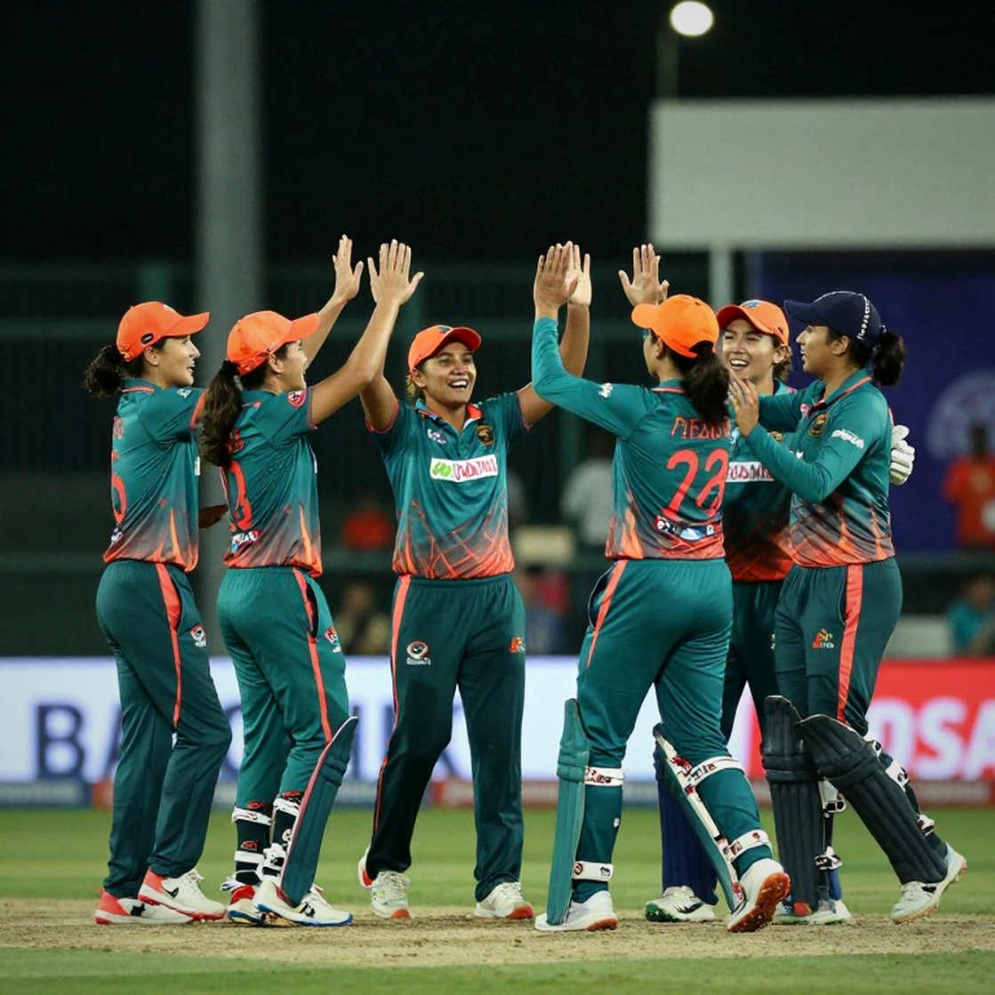 डार्सी ब्राउन WBBL|12 से बाहर: पीठ की चोट के पीछे का प्रोटोकॉल और स्ट्राइकर्स की पेस-गहराई की असली परीक्षा